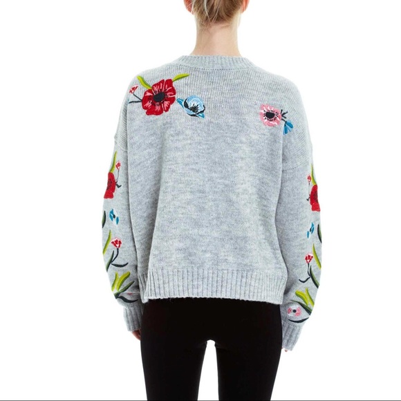 ❤️SOLD❤️ Romeo & Juliet Coutour Floral Embroidery Sweater - Picture 2 of 5